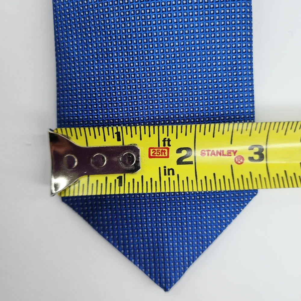 SAKS FIFTH AVENUE Blue Silk Tie.